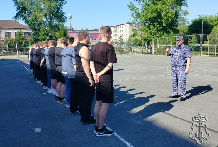 Представитель вневедомственной охраны Росгвардии принял участие в военных сборах для будущих призывников