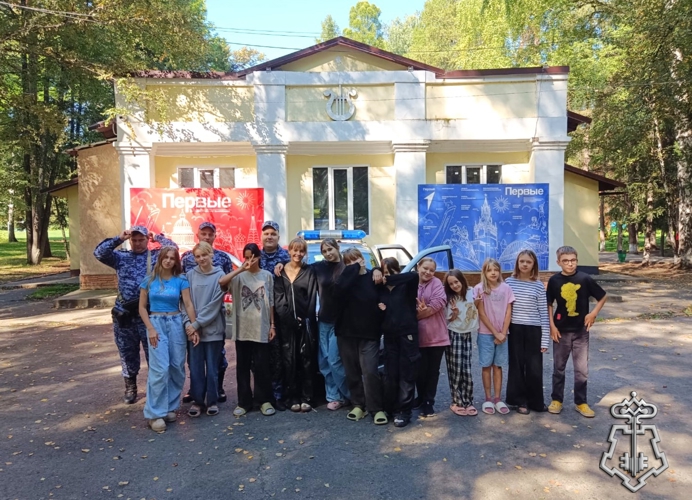 В детском оздоровительном лагере прошла встреча отдыхающих с сотрудниками Росгвардии