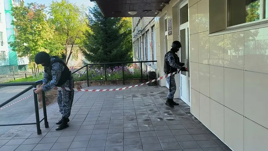В Новосибирске проходят учения по обеспечению безопасности на объектах образования