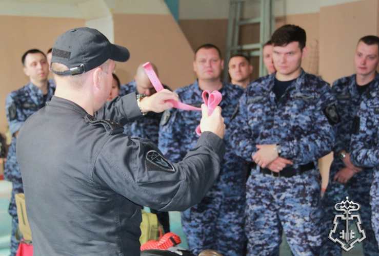 В Новосибирске с сотрудниками вневедомственной охраны Росгвардии проведены занятия по тактической медицине
