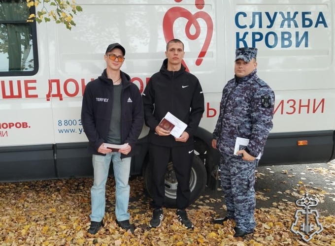 В Новосибирской области росгвардейцы сдали донорскую кровь