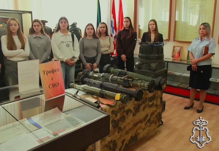 Учащиеся Новосибирского кооперативного техникума имени А.Н. Косыгина познакомились со службой в Росгвардии