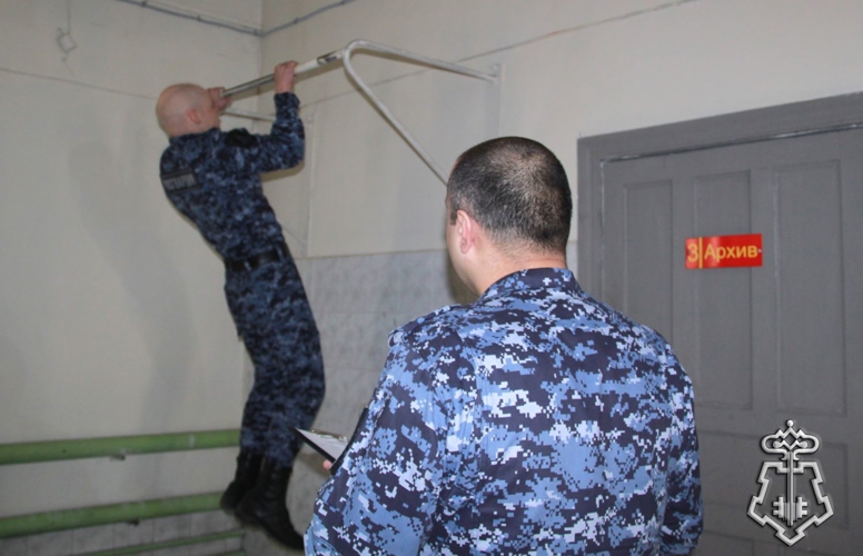 В Новосибирске прошли соревнования по служебному троеборью среди сотрудников вневедомственной охраны Росгвардии