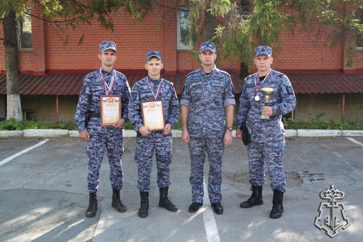 В Новосибирске прошли соревнования по служебному троеборью среди сотрудников вневедомственной охраны Росгвардии