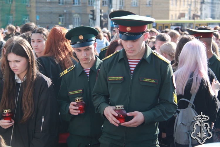  «Помним Беслан»: в Новосибирске сотрудники вневедомственной охраны Росгвардии присоединились к памятной акции