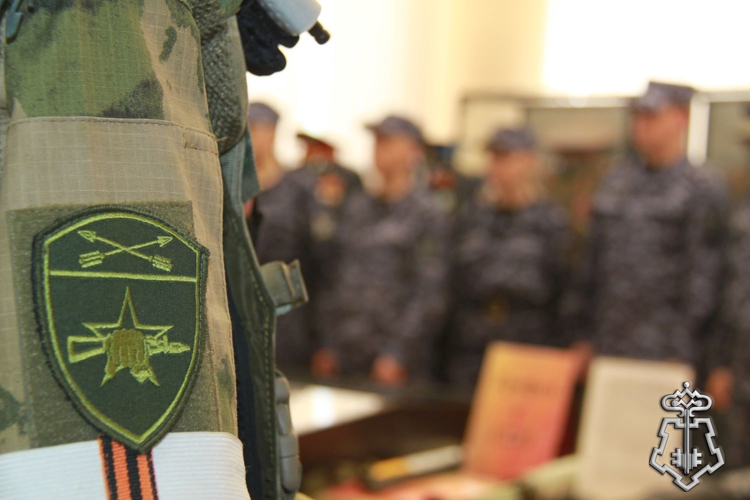 В Новосибирске молодые сотрудники вневедомственной охраны Росгвардии познакомились с историей войск правопорядка