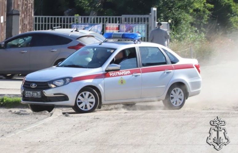Экипажем Росгвардии на месте преступления задержан грабитель