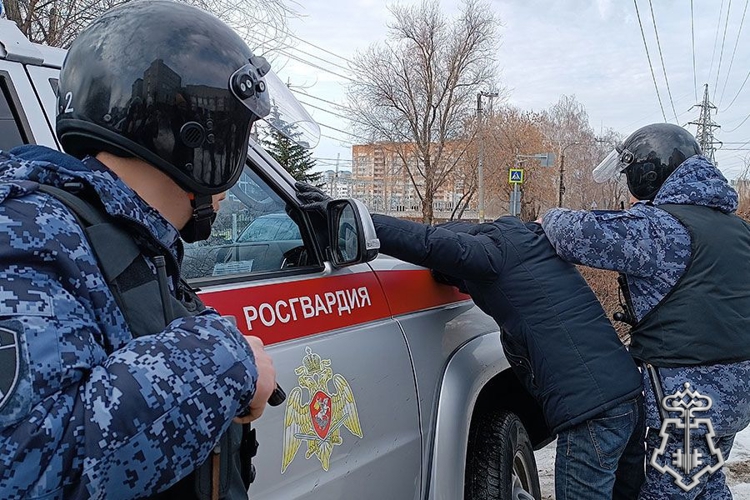 На охраняемом объекте сотрудники вневедомственной охраны Росгвардии задержали правонарушителя (видео)