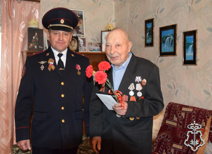 Ветерану вневедомственной охраны Михаилу Петровичу Кадатко исполнилось 95 лет  