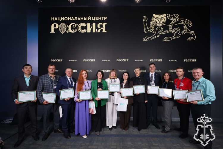 В Национальном центре «Россия» наградили работника вневедомственной охраны Росгвардии по Новосибирской области