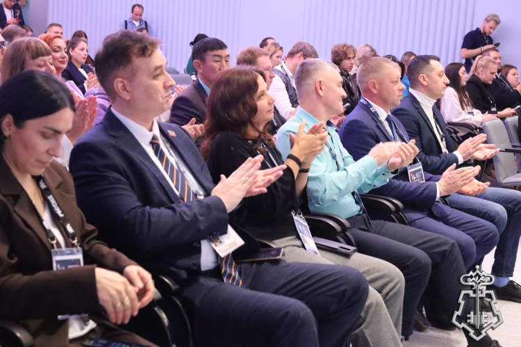 В Национальном центре «Россия» наградили работника вневедомственной охраны Росгвардии по Новосибирской области