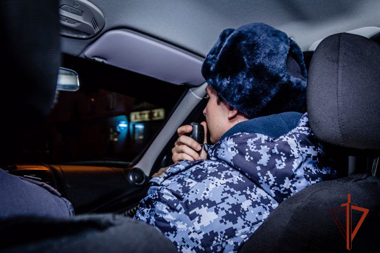  Экипаж Росгвардии задержал по приметам подозреваемых в хищении алкогольной продукции
