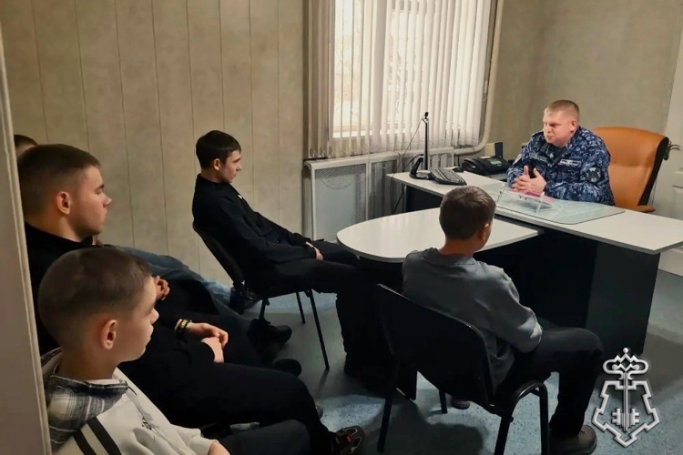 Сотрудники вневедомственной охраны Росгвардии приняли участие в мероприятиях, посвященных Дню Героев Отечества