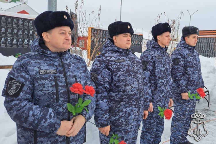 Сотрудники вневедомственной охраны приняли участие в мероприятиях, посвященных Дню неизвестного солдата