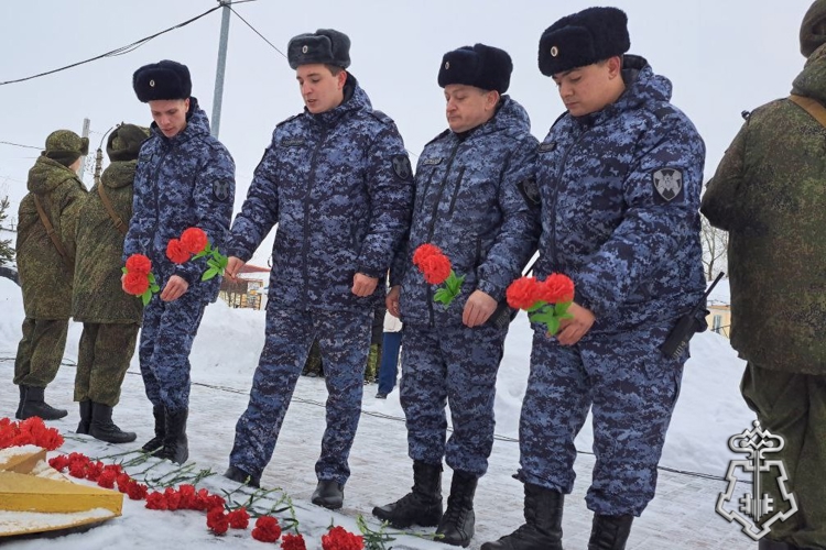 Сотрудники вневедомственной охраны приняли участие в мероприятиях, посвященных Дню неизвестного солдата