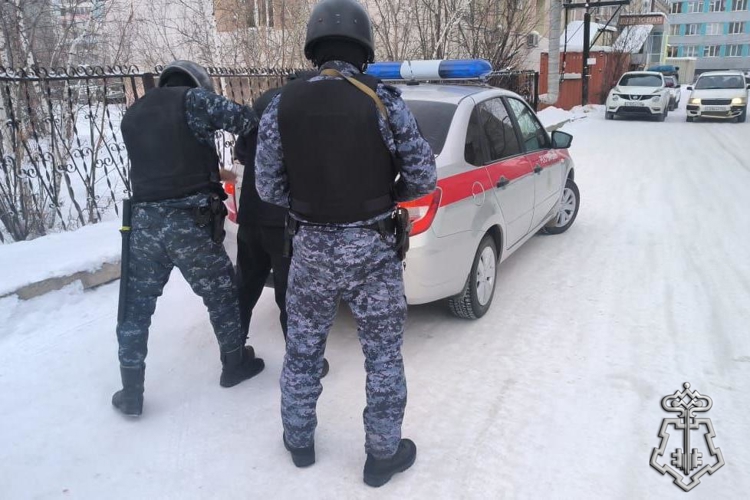 В Коченевском районе сотрудниками вневедомственной охраны Росгвардии задержан подозреваемый в грабеже