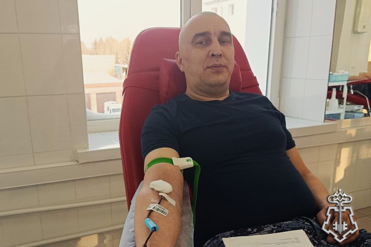 В Новосибирске сотрудники вневедомственной охраны Росгвардии сдали донорскую кровь