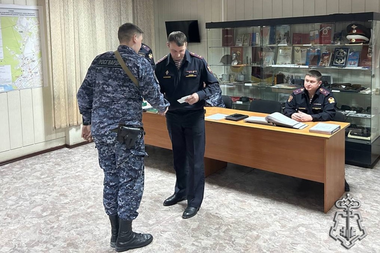 Сотрудникам вневедомственной охраны Росгвардии по Новосибирской области вручены ведомственные награды 
