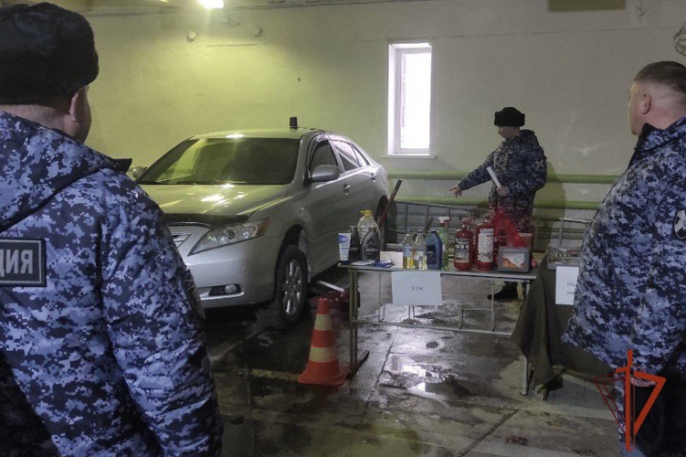 Сотрудники и военнослужащие подразделений Управления Росгвардии по Новосибирской области приступили к обучению в зимний период