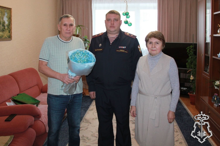 В Новосибирске поздравили с днем рождения бывшего начальника областного Управления вневедомственной охраны