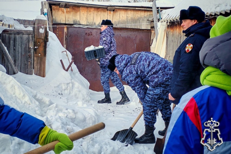 Сотрудники вневедомственной охраны Росгвардии присоединились к ведомственной акции «Добрые дела с Росгвардией»