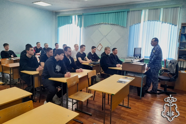 В Новосибирской области сотрудники вневедомственной охраны Росгвардии проводят профориентационные мероприятия для студентов