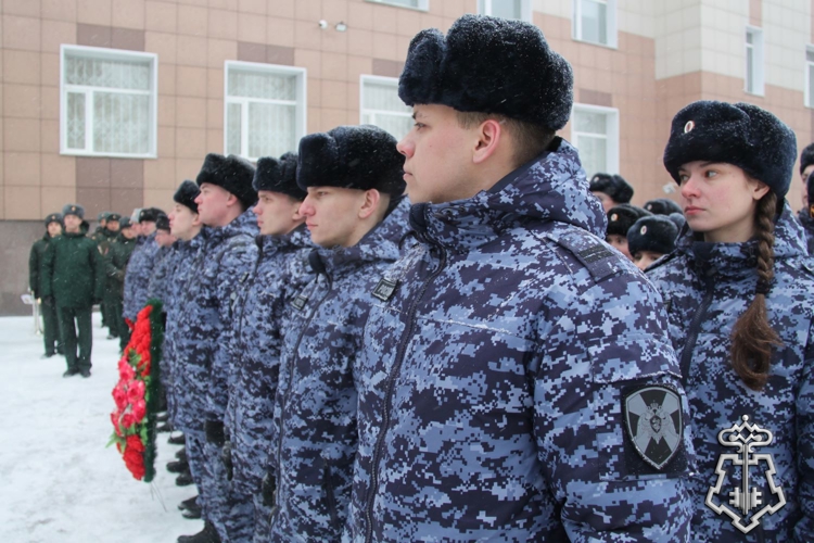 В Новосибирске сотрудники вневедомственной охраны Росгвардии приведены к Присяге