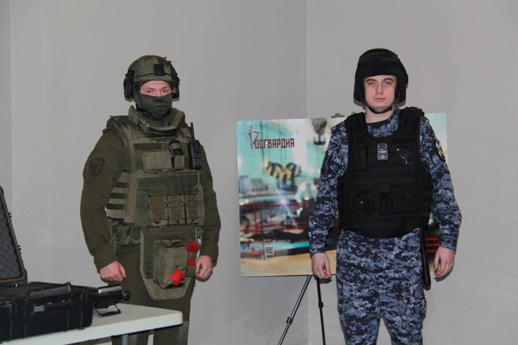 В преддверии 10-летия Росгвардии в Новосибирске открылась мультимедийная выставка «Всегда на страже: история войск правопорядка»