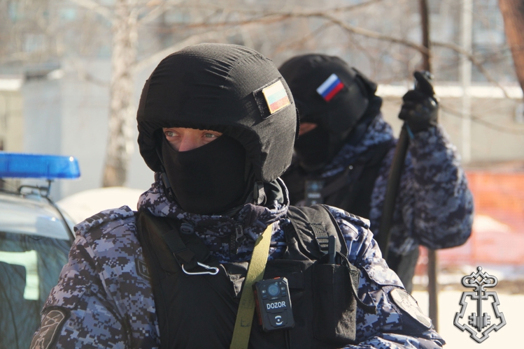 В Новосибирске сотрудники вневедомственной охраны Росгвардии задержали подозреваемого в мошенничестве