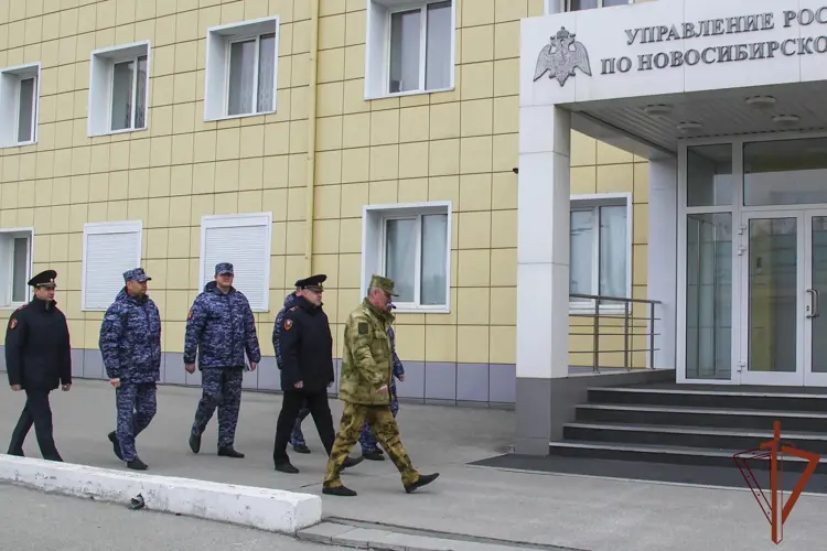 Командующий Сибирским ордена Жукова округом Росгвардии проверил подразделения ведомства в Новосибирской области
