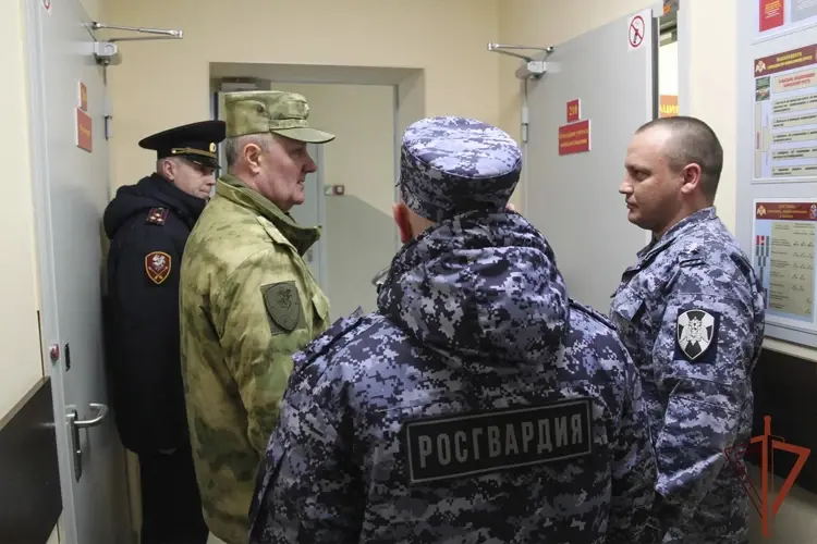 Командующий Сибирским ордена Жукова округом Росгвардии проверил подразделения ведомства в Новосибирской области