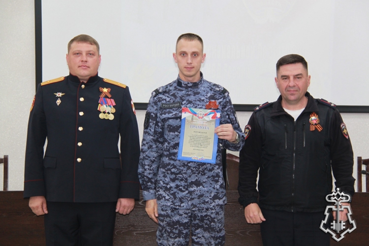 В канун Дня Победы молодые сотрудники вневедомственной охраны Росгвардии посетили экспозицию, посвященную Великой Отечественной войне 