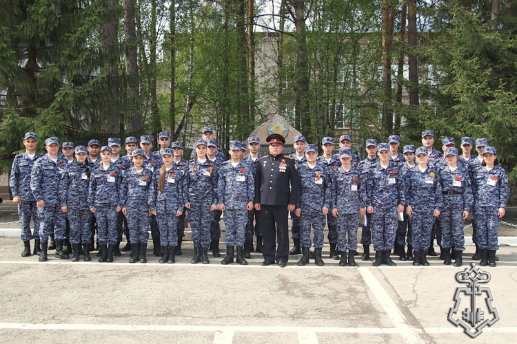 В канун Дня Победы молодые сотрудники вневедомственной охраны Росгвардии посетили экспозицию, посвященную Великой Отечественной войне 