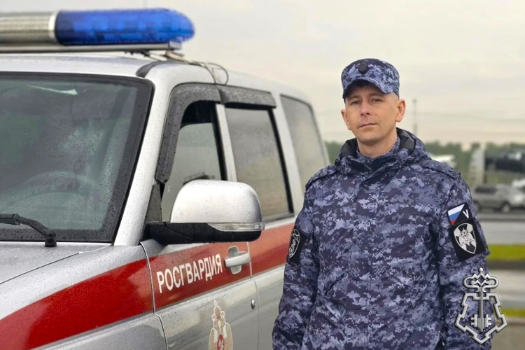 В Новосибирске сотрудники вневедомственной охраны Росгвардии стали победителями соревнований по военно-прикладным видам спорта
