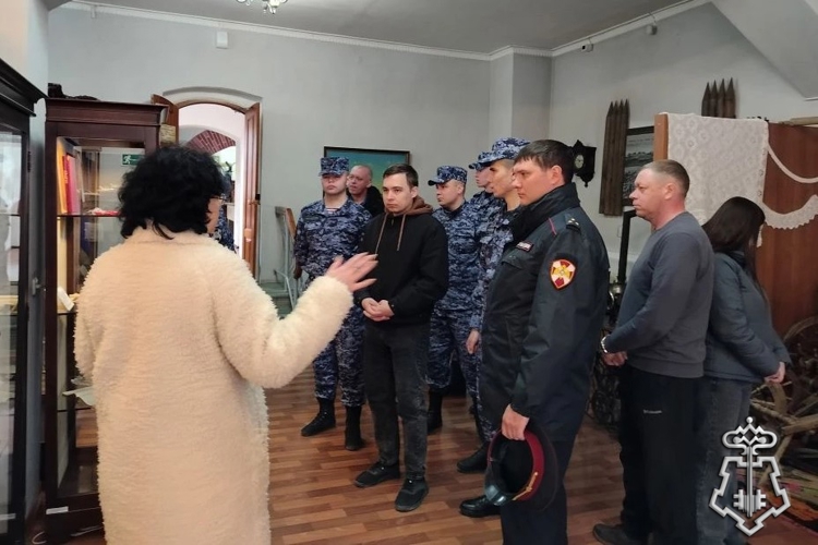 В Куйбышеве сотрудники и работники вневедомственной охраны Росгвардии посетили краеведческий музей