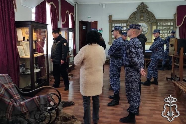 В Куйбышеве сотрудники и работники вневедомственной охраны Росгвардии посетили краеведческий музей