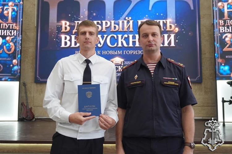 Начальник Управления вневедомственной охраны вручил дипломы выпускникам техникума имени А.Н. Косыгина
