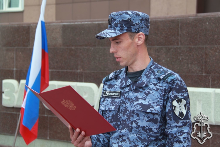 В Новосибирске сотрудники вневедомственной охраны Росгвардии приведены к Присяге 