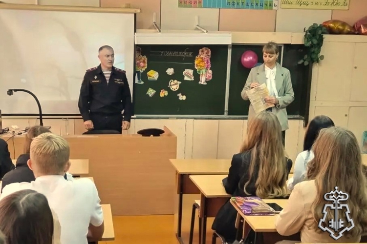 В День знаний сотрудники вневедомственной охраны Росгвардии посетили учебные заведения региона