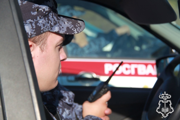В Новосибирске для сотрудников вневедомственной охраны Росгвардии проведены занятия по водительскому мастерству