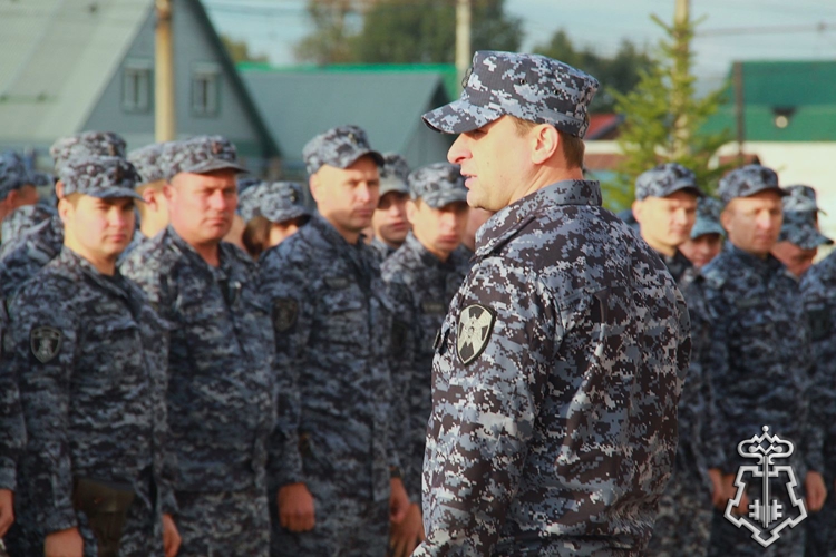 В Новосибирске прошли соревнования по служебному троеборью среди сотрудников вневедомственной охраны Росгвардии