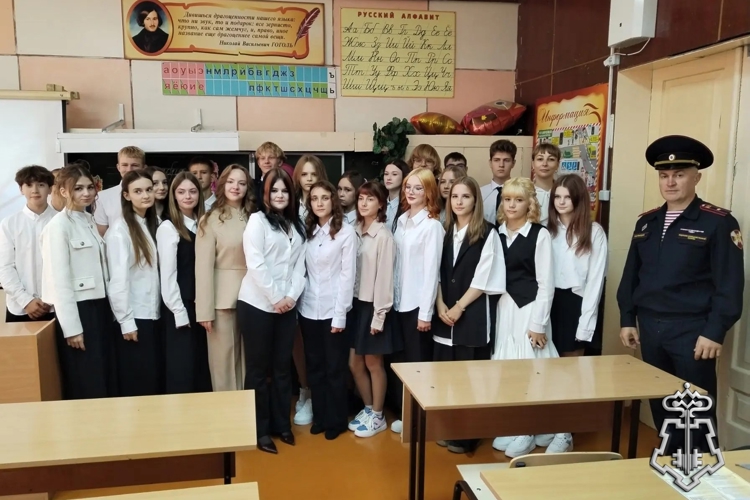 В День знаний сотрудники вневедомственной охраны Росгвардии посетили учебные заведения региона