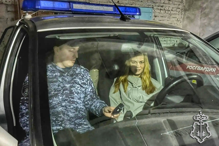 В Черепаново сотрудники вневедомственной охраны Росгвардии провели для старшеклассников дни открытых дверей