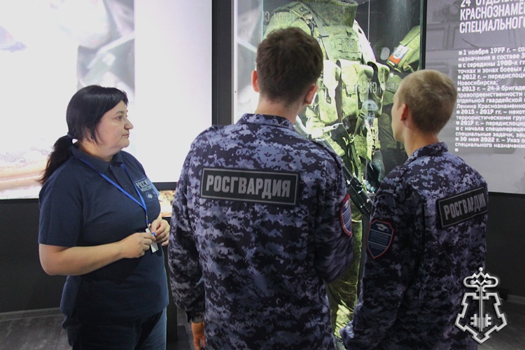 В Новосибирске студенты профильной группы вневедомственной охраны Росгвардии посетили парк «Россия - Моя история»