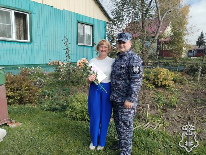В День пожилого человека сотрудники вневедомственной охраны Росгвардии встретились с представителями старшего поколения